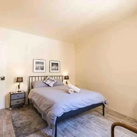 Kalkara 4 *